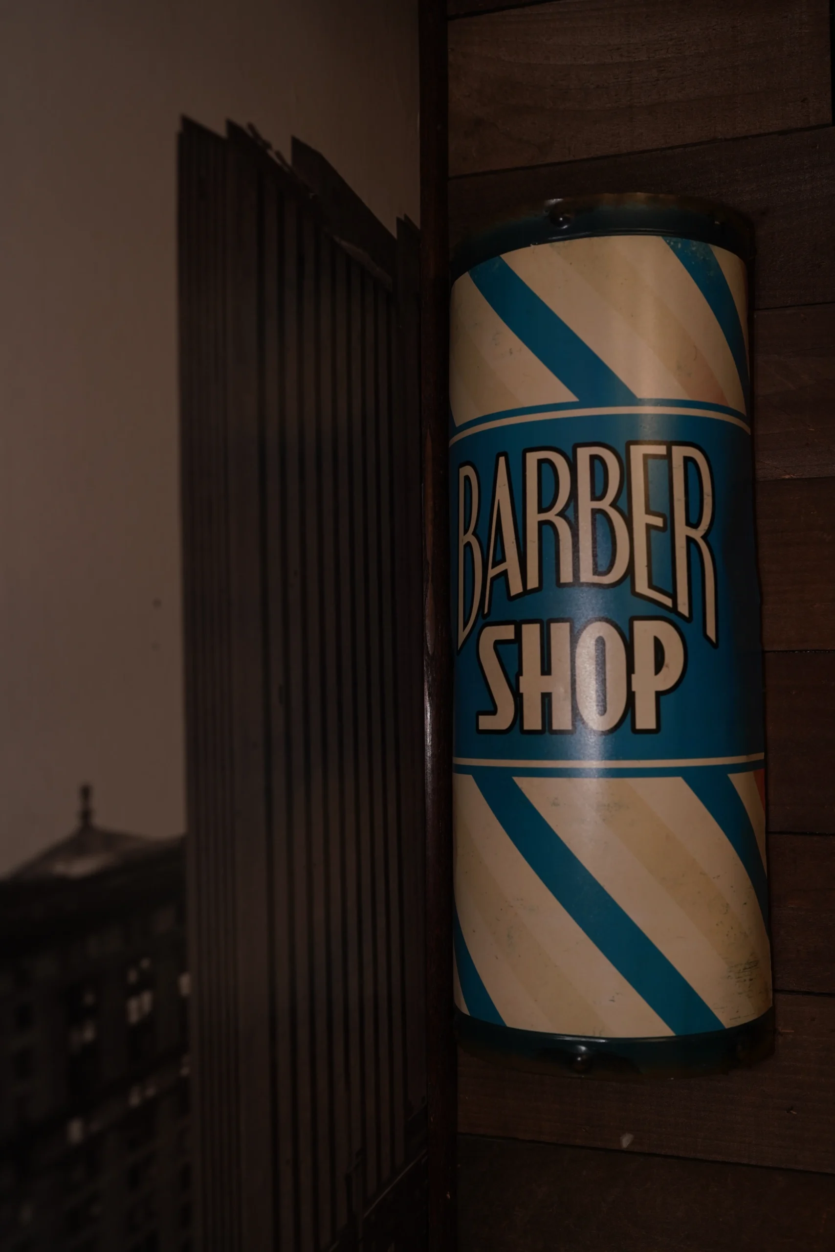 redds-barber-sign